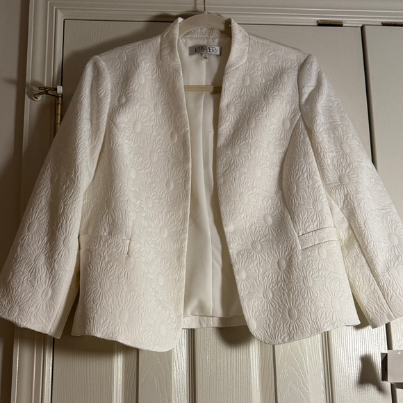 Kasper White Floral Textured Blazer - Picture 1 of 6